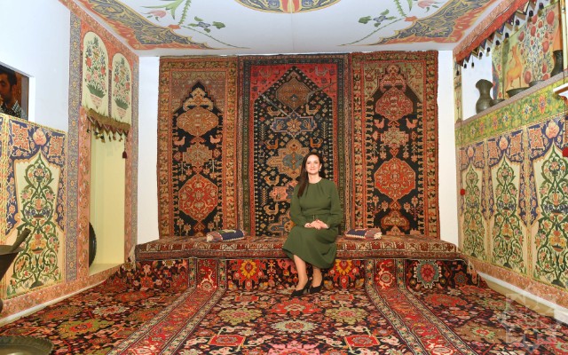 Litvanın Baş naziri Milli Xalça Muzeyində - FOTOLAR