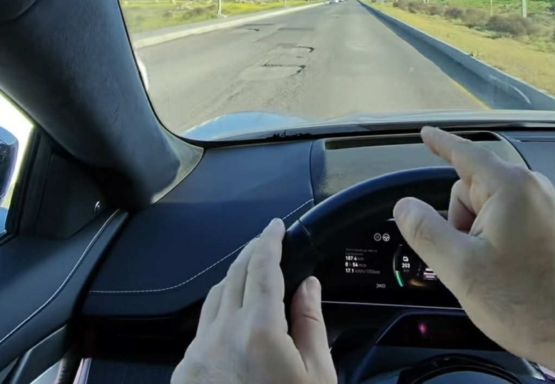 Bakıda 1,5 kilometrlik yolda 25-ə yaxın çuxur yaranıb - VİDEO