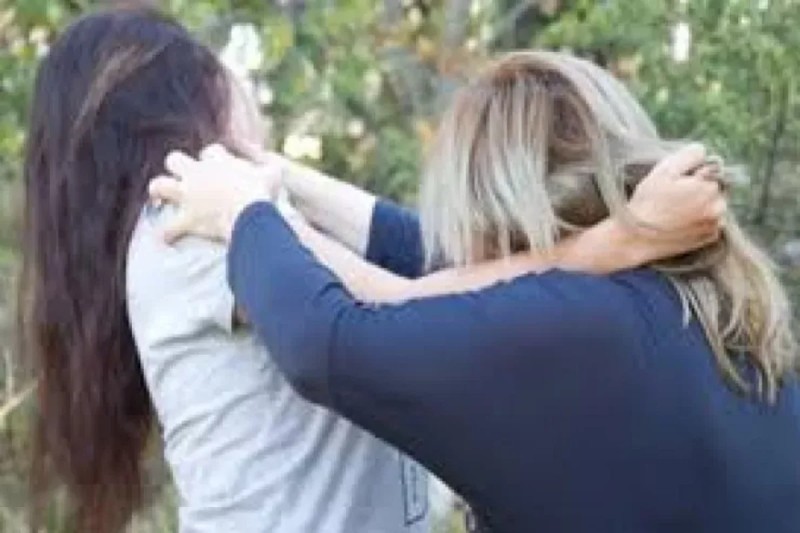 Cəlilabadda qadın qazpuluna görə anasının qulaqlarını cırdı