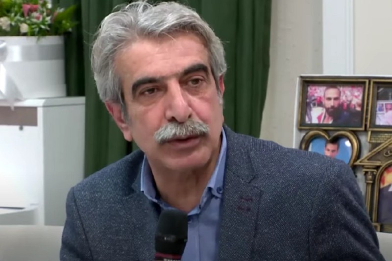 Gənc müğənniləri tərifləmək lazım deyil