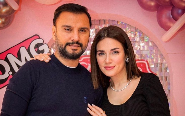 Alişan xanımının geyiminə görə işdən qovuldu