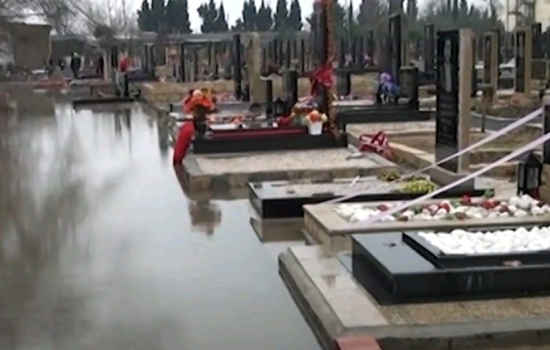 Mehdiabadda qəbiristanlığı su basdı - FOTOLAR