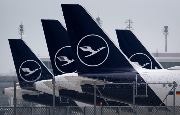 Almaniyada stüardessaların tətili: 500-dən çox reys ləğv olundu