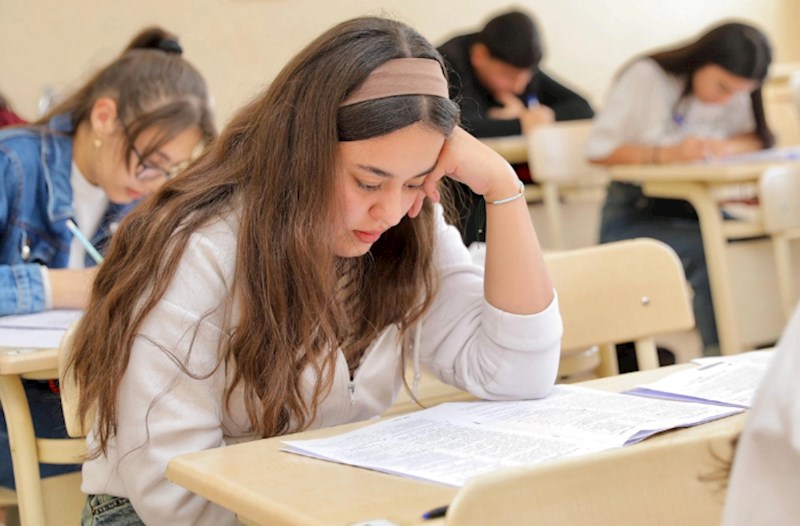 3 nəfər imtahandan xaric olundu