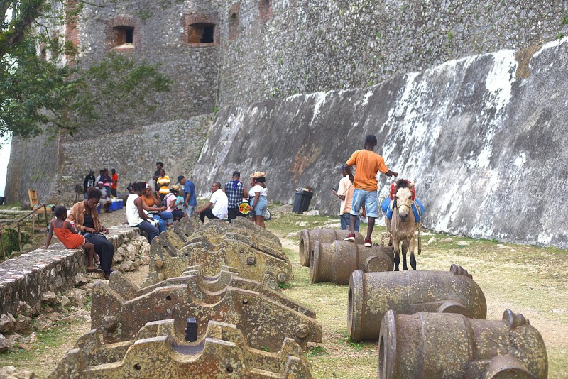 Tarixi abidədə izdiham: 25 nəfər öldü