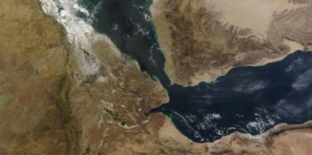 Husilər də strateji boğazı bağlaya bilər