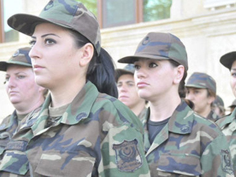 Orduda qadın rəhbərlər: Nə mane olur?