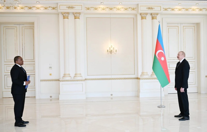 Prezident Esvatini səfirini qəbul etdi - FOTOLAR - YENİLƏNİB