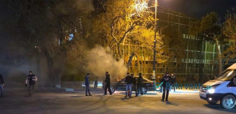 Bakıda maşın YANDI - VİDEO