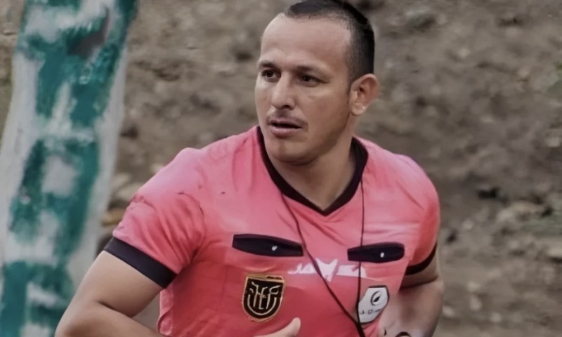 Futbol matçı zamanı hakim güllələndi