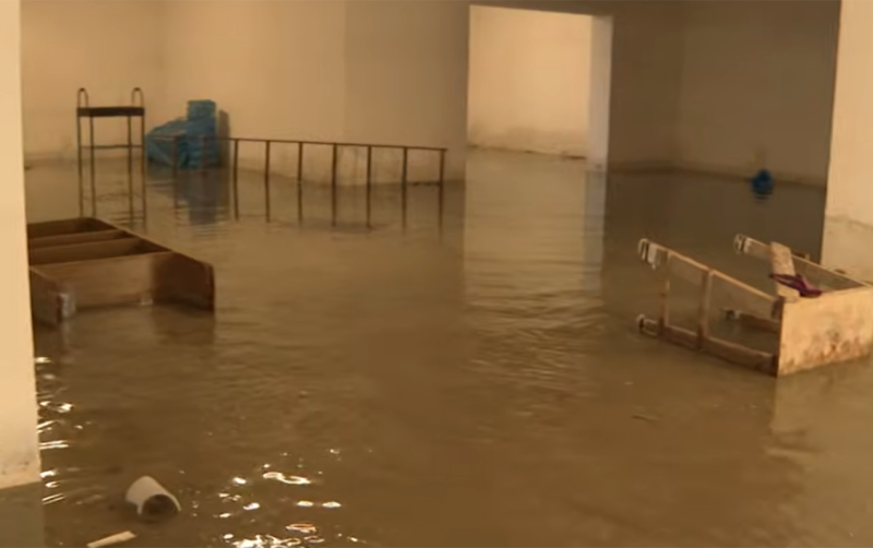 Şəhid ailələri üçün tikilən binaların zirzəmisini su basdı - 18 gündür çəkilmir - VİDEO