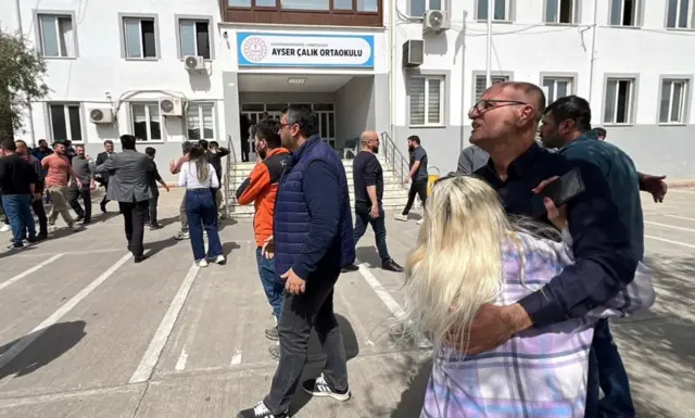 Türkiyədə məktəblərə hücumlarla bağlı 83 nəfər saxlanıldı