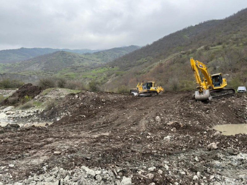 AAYDA-nın sədri sürüşmə baş verən ərazidə - FOTO
