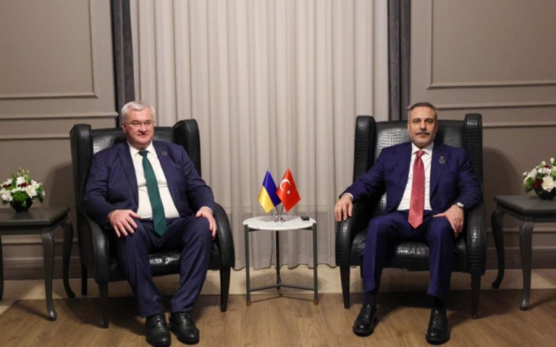 Ukrayna və Türkiyə nazirləri üçtərəfli əməkdaşlığı müzakirə etdi