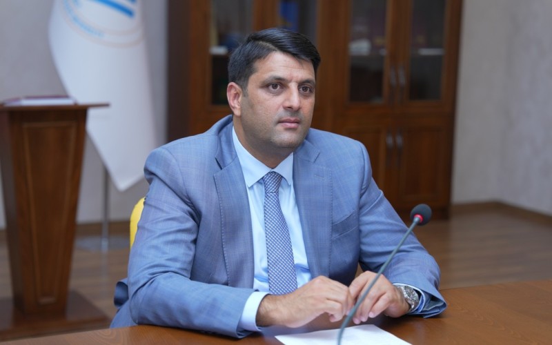 Rektor fəlsəfə doktorunu müdir təyin etdi - FOTO