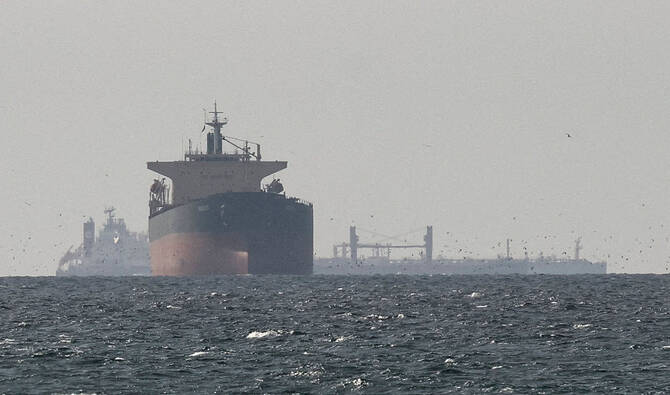 Pakistanın neft tankeri Hörmüz boğazından keçdi