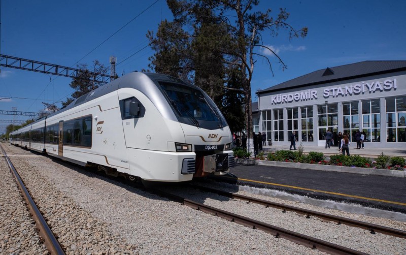 Qatarlar artıq Kürdəmirdə də dayanır - 1 saat tez