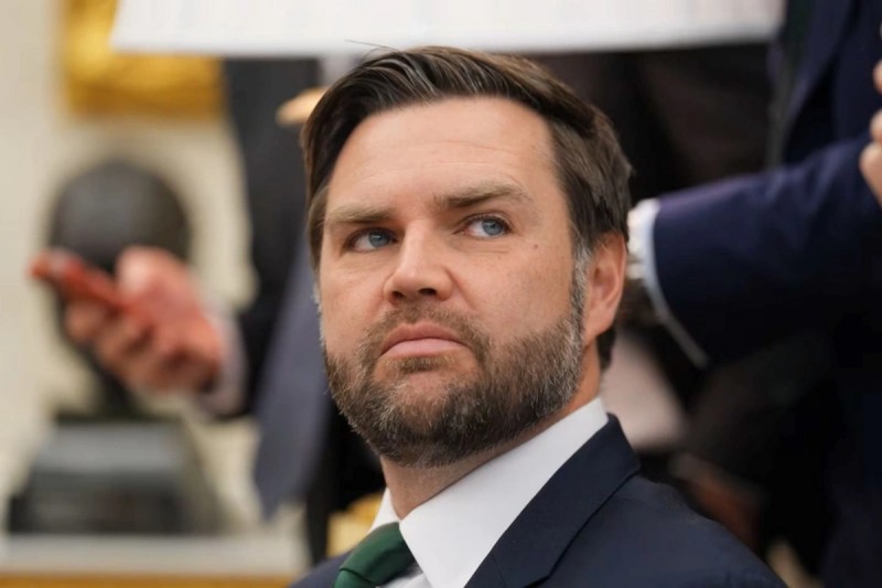 İranla danışıqlar: Vens İslamabada yola düşdü