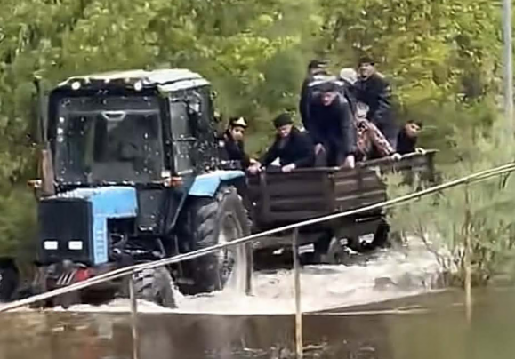 Zərdabda Kür daşdı - Vətəndaşlar belə xilas edildi - VİDEO