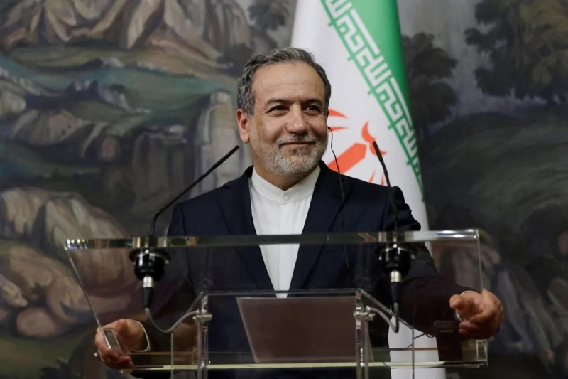 Əraqçi: ABŞ-nin təhdidləri diplomatik prosesə mane olur