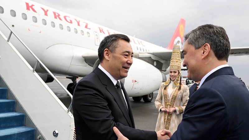 Japarov Qazaxıstanda işgüzar səfərdədir