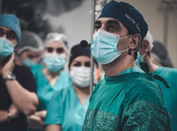 Əməliyyatdan 12 gün sonra ölən Adilin ailəsi həkimdən şikayətçidir - FOTOLAR