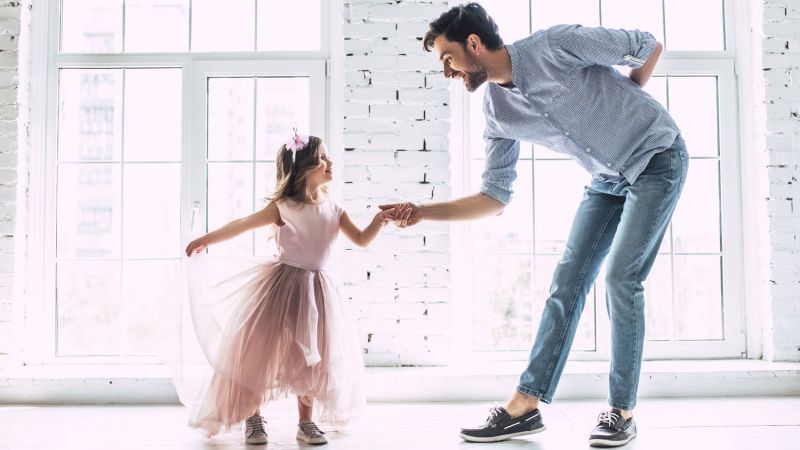 Qızlar niyə atalarına daha çox bənzəyir?