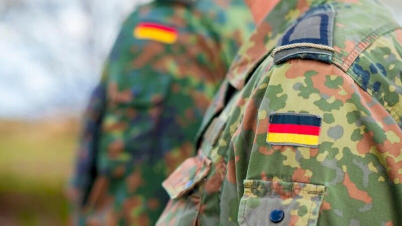 Almaniya ordusunda məzuniyyətlər ləğv edildi