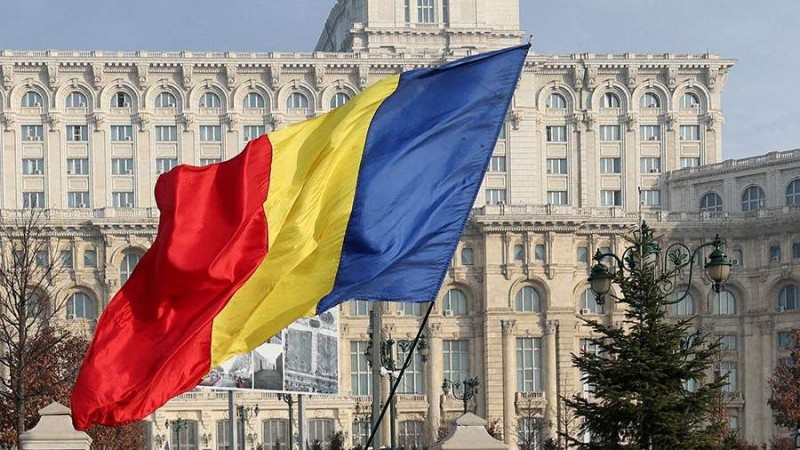 6 nazir bir gündə istefa verdi