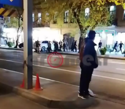 Metronun yaxınlığında kütləvi dava oldu - VİDEO