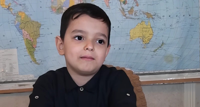 7 yaşlı uşaq fitri istedadı ilə hər kəsi heyrətləndirdi - VİDEO