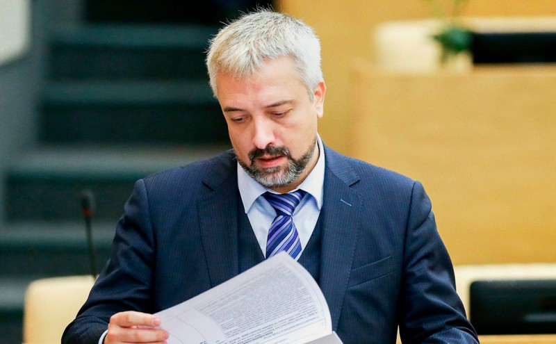 Putin Primakovu vəzifəsindən azad etdi