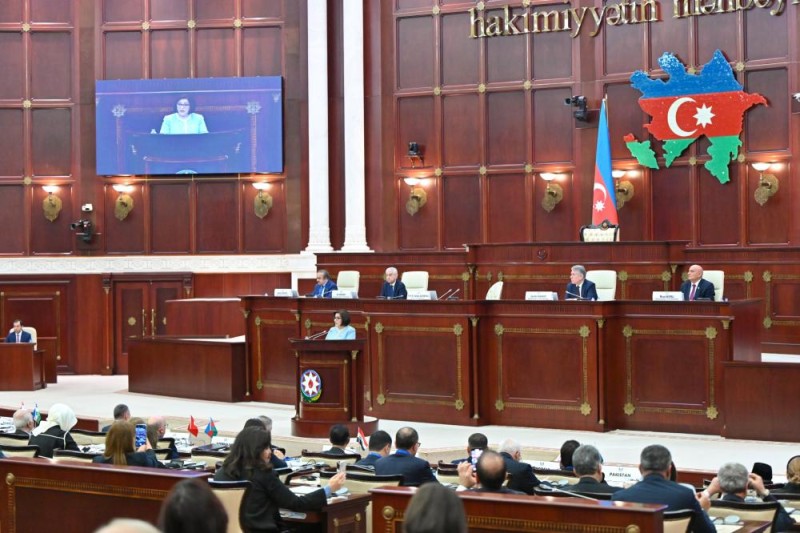 Parlamentin növbəti iclası başladı