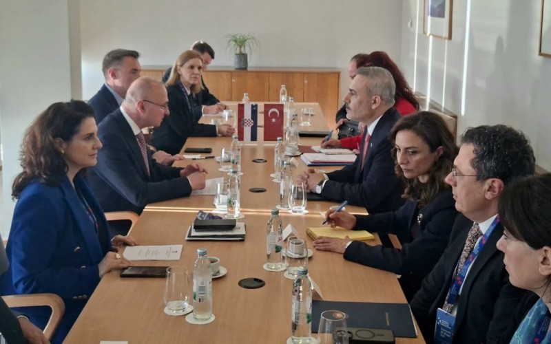 Hakan Fidan xorvatiyalı həmkarı ilə müzakirə apardı