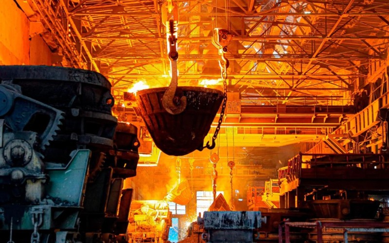 İran polad məhsulları ixracını qadağan etdi