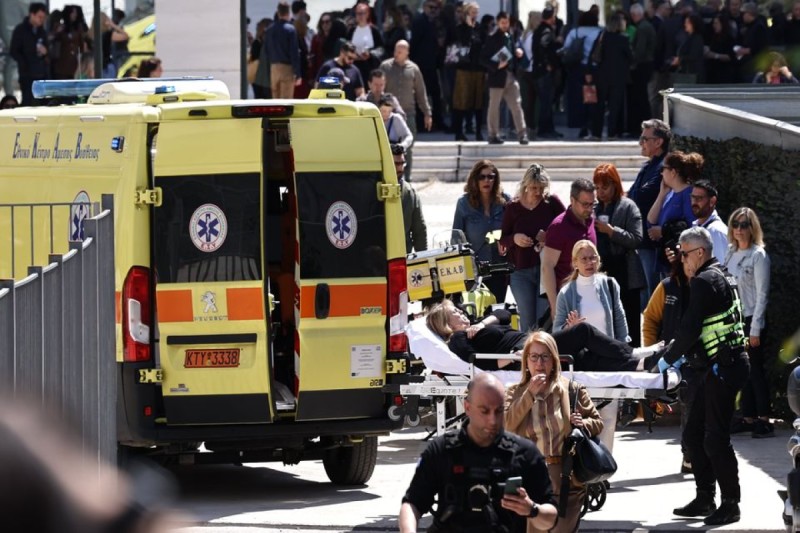 Yununıstanda 89 yaşlı silahlı şəxs 5 nəfəri yaraladı