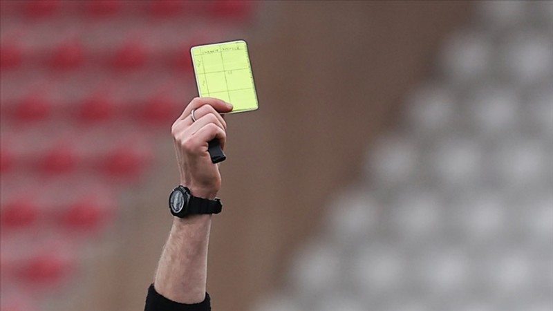 Futbolda sarı kart ləğv edir?