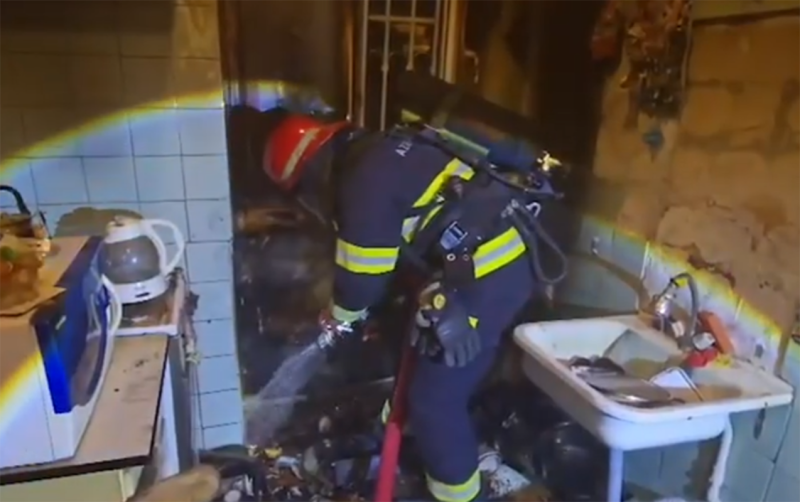 Bakıda yaşayış binasında YANĞIN - VİDEO