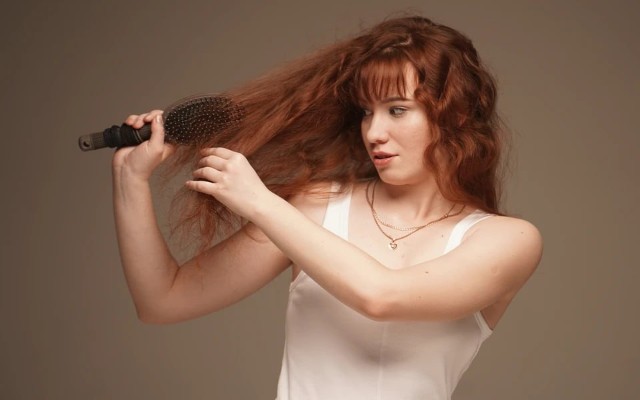 Saçların uzanmasının Ayla əlaqəsi var