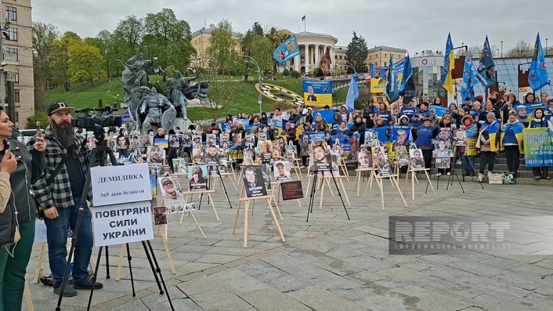Müharibədə əsir və itkin düşənlərin ailə üzvləri Kiyevdə aksiya keçiriblər