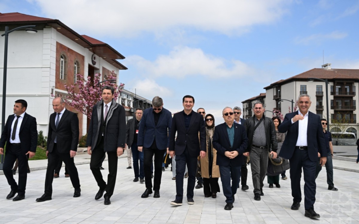 Xarici diplomatlar Xankəndidə Zəfər Parkında - FOTOLAR