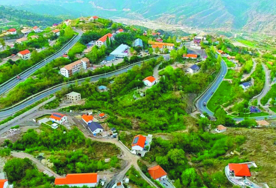 Diplomatlar Laçında - YENİLƏNİB