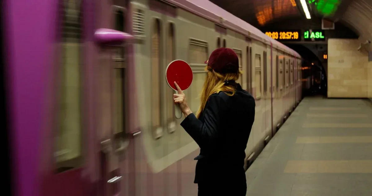 Apreldə metrodan nə qədər şəxs istifadə edib?