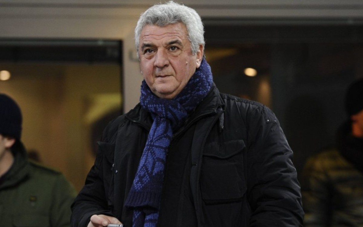 Veteran futbolçu vəfat etdi