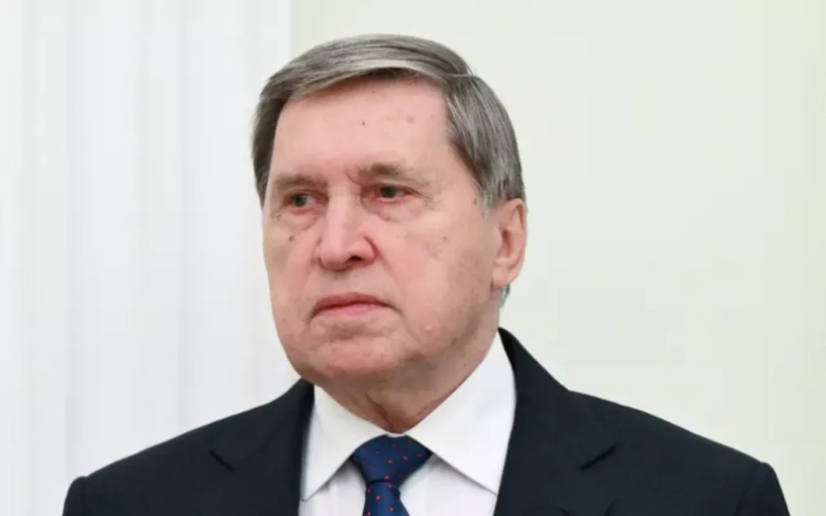İrəvan iki stulda oturur - Putinin köməkçisi