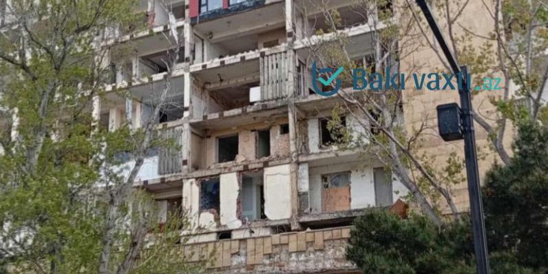 Bakının mərkəzindəki qəzalı yaşayış binası niyə sökülmür? -FOTOLAR
