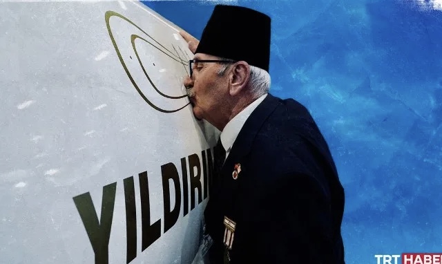 Yıldırımhanı övladı kimi öpdü - VİDEO