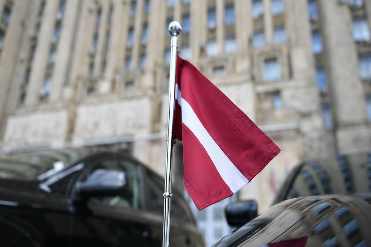 Bu ölkənin müdafiə naziri istefa verdi - Foto