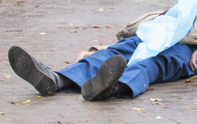 62 yaşlı kişi bazarda öldü