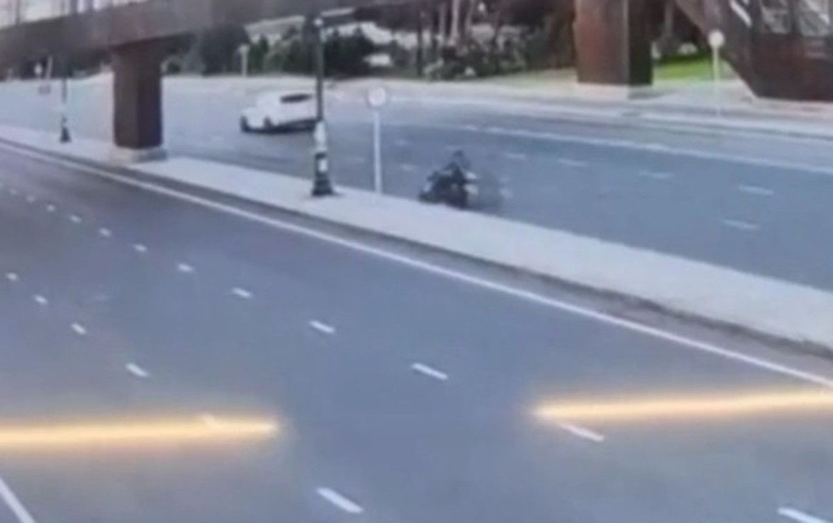 Sürətlə keçidə çırpıldı:26 yaşlı gəncin faciəvi ölümü+Video- YENİLƏNİB